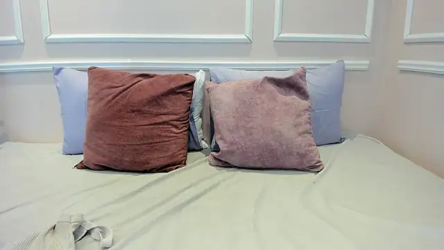 Lucy Canel online show from 10, 1, 2026