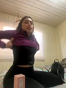 Snapshot of floooohv chatting on 19, 11, 2025 floooohv online show from 19, 11, 2025