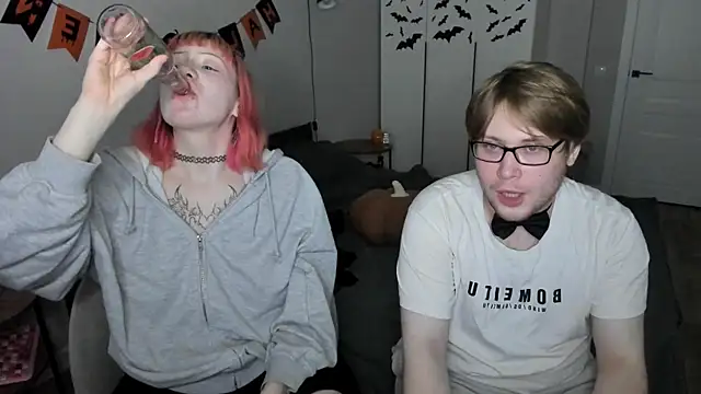 Snapshot of JayMollyy chatting on 25, 10, 2025 JayMollyy online show from 25, 10, 2025