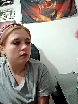 Snapshot of Dessydrips chatting on 10, 9, 2025 Dessydrips online show from 10, 9, 2025