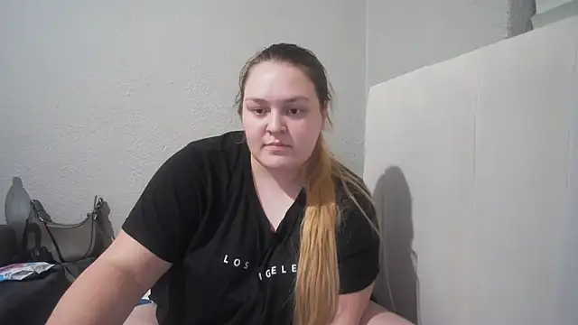 Snapshot of Neytjie chatting on 5, 3, 2026 Neytjie online show from 5, 3, 2026