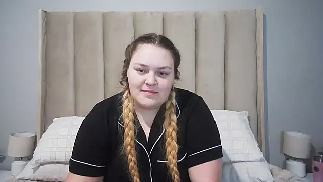 Snapshot of Neytjie chatting on 29, 6, 2026 Neytjie online show from 29, 6, 2026