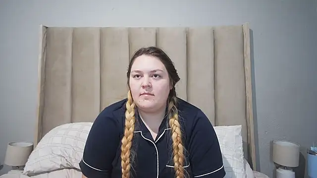 Snapshot of Neytjie chatting on 2, 7, 2026 Neytjie online show from 2, 7, 2026