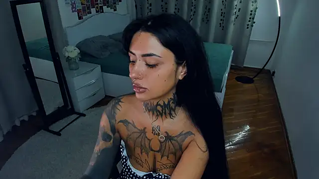 CharimgSabrina online show from 10, 10, 2025