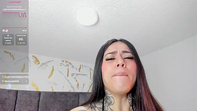 Cristal Velle online show from 9, 2, 2026