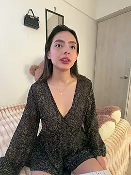 ZaraLuuv online show from 24, 3, 2026