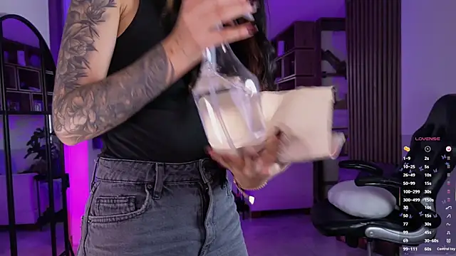 Saraa Desiree online show from 16, 4, 2026