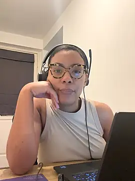 Melia Rayne online show from 28, 11, 2025