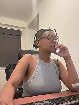 Snapshot of Melia_Rayne chatting on 27, 4, 2026 Melia Rayne online show from 27, 4, 2026
