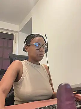 Snapshot of Melia_Rayne chatting on 27, 5, 2026 Melia Rayne online show from 27, 5, 2026