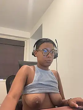 Snapshot of Melia_Rayne chatting on 29, 6, 2026 Melia Rayne online show from 29, 6, 2026