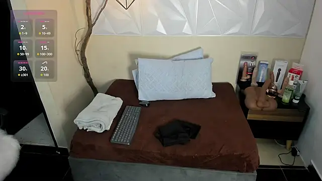 Chanel milff  online show from 13, 4, 2026