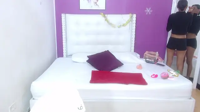 tiny sarah1 online show from 18, 3, 2025