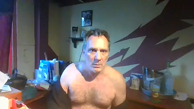 Snapshot of HunkofRock chatting on 5, 5, 2026 HunkofRock online show from 5, 5, 2026