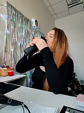 Juicy PeachLux online show from 11, 1, 2026