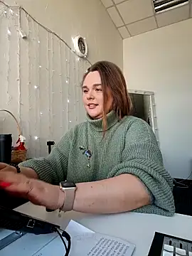 Juicy PeachLux online show from 13, 4, 2026