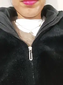 saraaxx1 online show from 15, 2, 2026