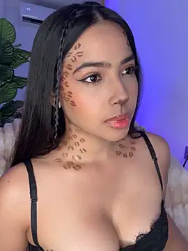  Emily Thompson  online show from 30, 10, 2025