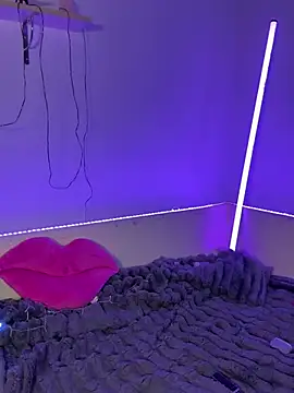 Snapshot of MiraLuccian chatting on 12, 2, 2026 MiraLuccian online show from 12, 2, 2026