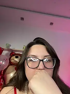 Snapshot of MiraLuccian chatting on 14, 2, 2026 MiraLuccian online show from 14, 2, 2026