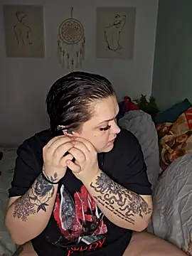 Saucy-Serenity online show from 13, 4, 2026