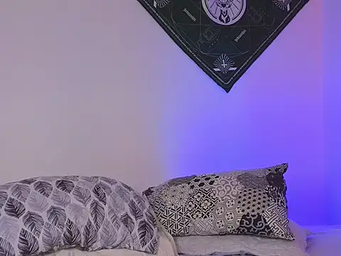 samevansx  online show from 24, 10, 2025