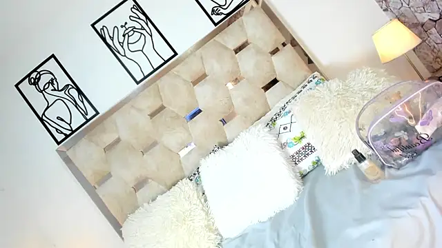 Small Hot19 online show from 9, 9, 2025