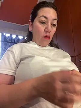 Snapshot of Luna-nevada chatting on 23, 4, 2026 Luna-nevada online show from 23, 4, 2026