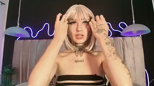 Zhally Dee online show from 10, 4, 2026