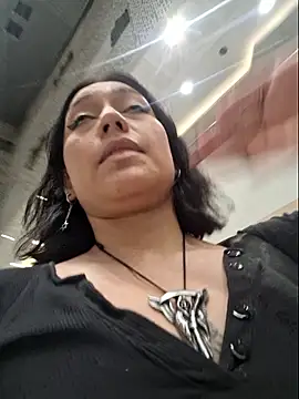 Snapshot of EvelynMoonx chatting on 8, 3, 2025 EvelynMoonx online show from 8, 3, 2025