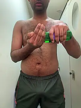 Snapshot of MIRTHICK2002 chatting on 7, 10, 2025 MIRTHICK2002 online show from 7, 10, 2025