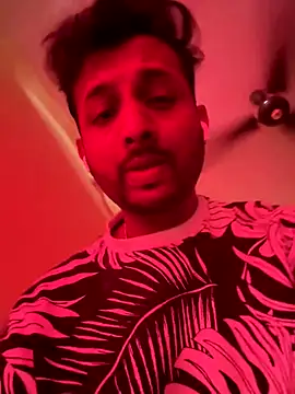 Snapshot of MIRTHICK2002 chatting on 17, 10, 2025 MIRTHICK2002 online show from 17, 10, 2025