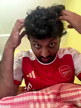 Snapshot of MIRTHICK2002 chatting on 28, 10, 2025 MIRTHICK2002 online show from 28, 10, 2025