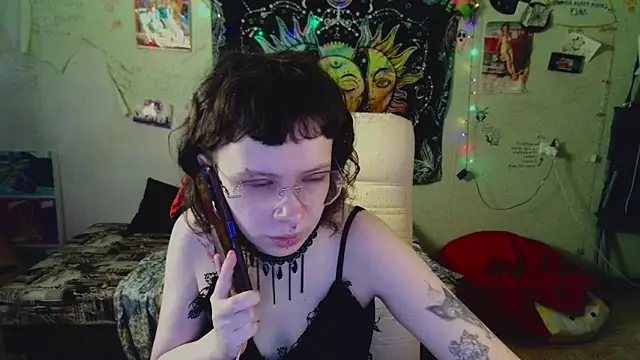 Snapshot of Lil_foxxx chatting on 10, 7, 2026 Lil foxxx online show from 10, 7, 2026
