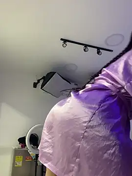 AlesiaCooper online show from 18, 10, 2025