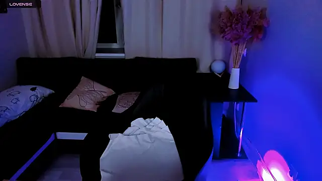 Melissa Rood online show from 7, 3, 2025