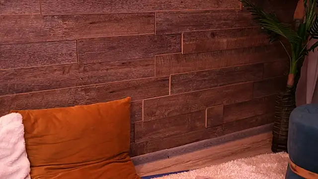 Snapshot of TanyaVonDe chatting on 4, 10, 2025 TanyaVonDe online show from 4, 10, 2025