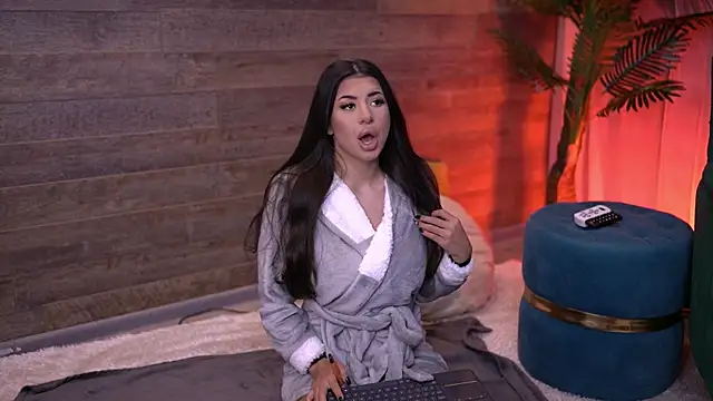 Snapshot of TanyaVonDe chatting on 11, 11, 2025 TanyaVonDe online show from 11, 11, 2025