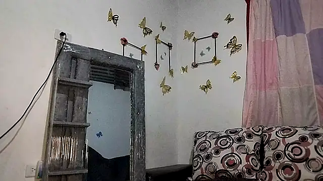 Snapshot of Milu_curly chatting on 20, 9, 2025 Milu curly online show from 20, 9, 2025