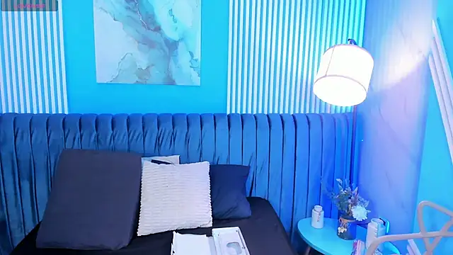 Snapshot of roxy_hell chatting on 25, 10, 2025 roxy hell online show from 25, 10, 2025