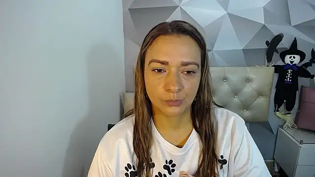 Milf-Prettyboobs online show from 31, 10, 2025