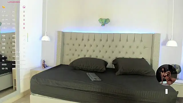 Snapshot of Emiliana_Rios chatting on 22, 9, 2025 Emiliana Rios online show from 22, 9, 2025