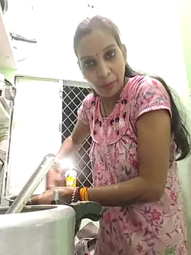 Hotty-Nidhi online show from 13, 11, 2025