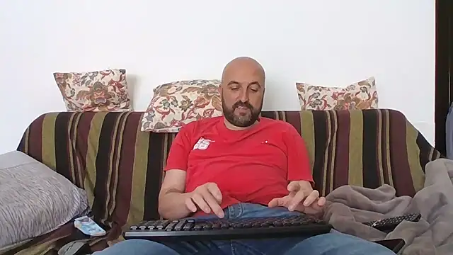 Snapshot of maxxxio12 chatting on 2, 5, 2026 maxxxio12 online show from 2, 5, 2026