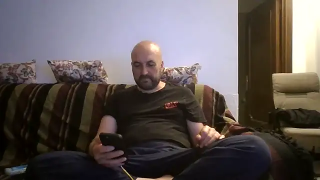 Snapshot of maxxxio12 chatting on 9, 6, 2026 maxxxio12 online show from 9, 6, 2026