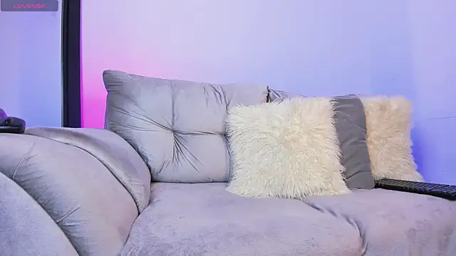 Snapshot of AshtonnSummer chatting on 11, 11, 2025 AshtonnSummer online show from 11, 11, 2025