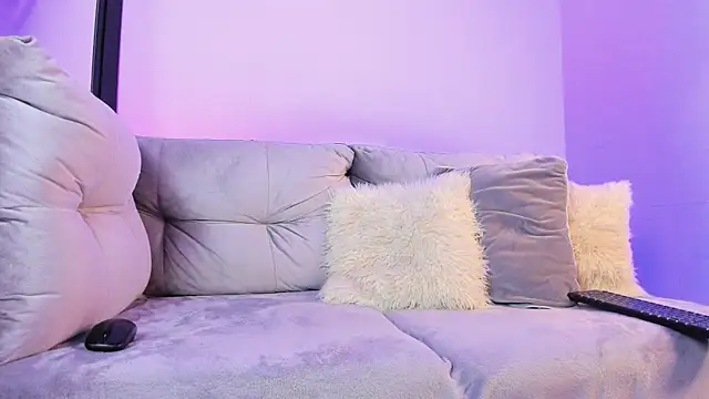 Snapshot of AshtonnSummer chatting on 21, 11, 2025 AshtonnSummer online show from 21, 11, 2025