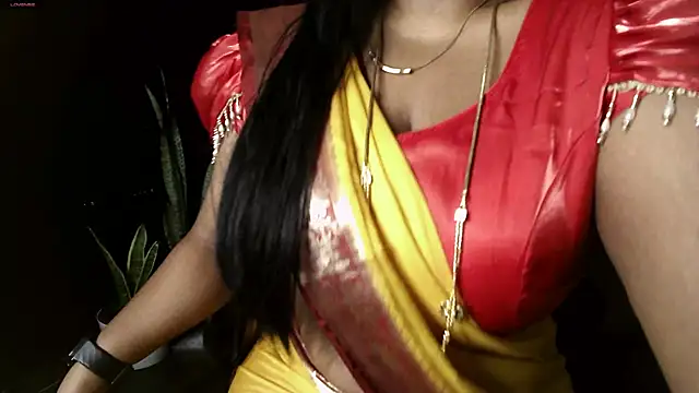 Snapshot of mallutamizhachi chatting on 5, 5, 2026 mallutamizhachi online show from 5, 5, 2026