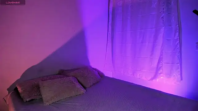 adara evanss online show from 17, 4, 2026