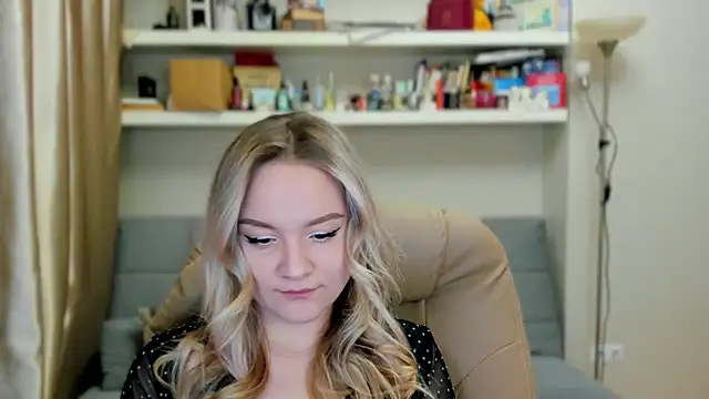 Kara Smith  online show from 21, 11, 2025